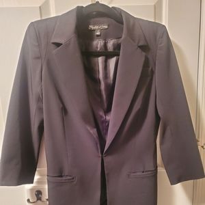 Elizabeth and James Blazer Size 4